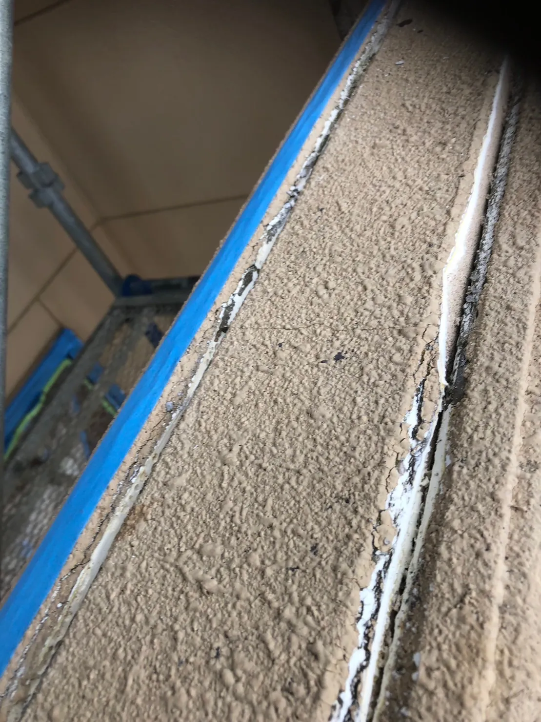 【仙台市の外壁塗装】繋ぎ目を補修するコーキング-施工方法-