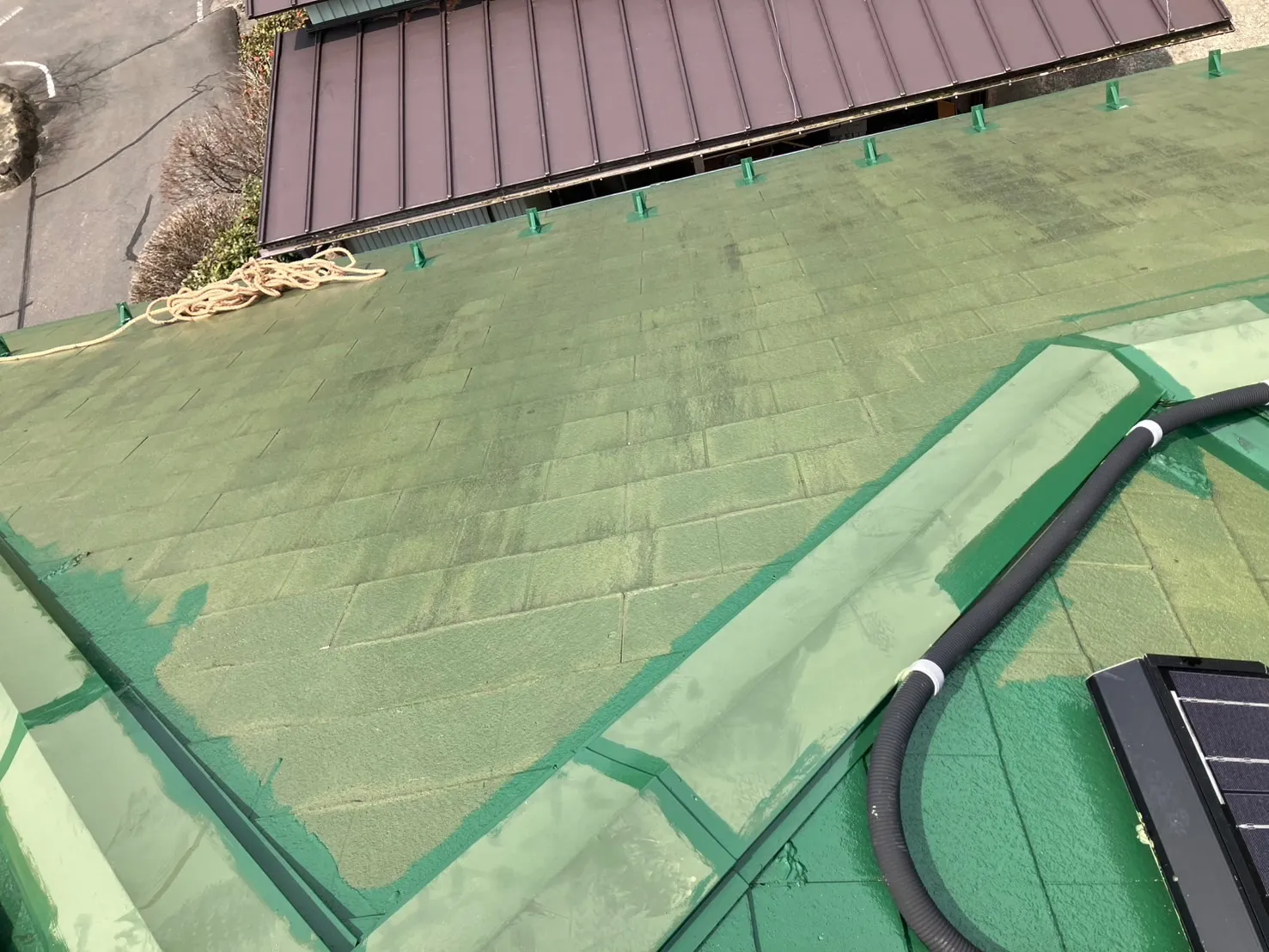 大郷町O様「屋根塗装工事」②】屋根塗装「ファインパーフェクトベスト強化ベストシーラー」