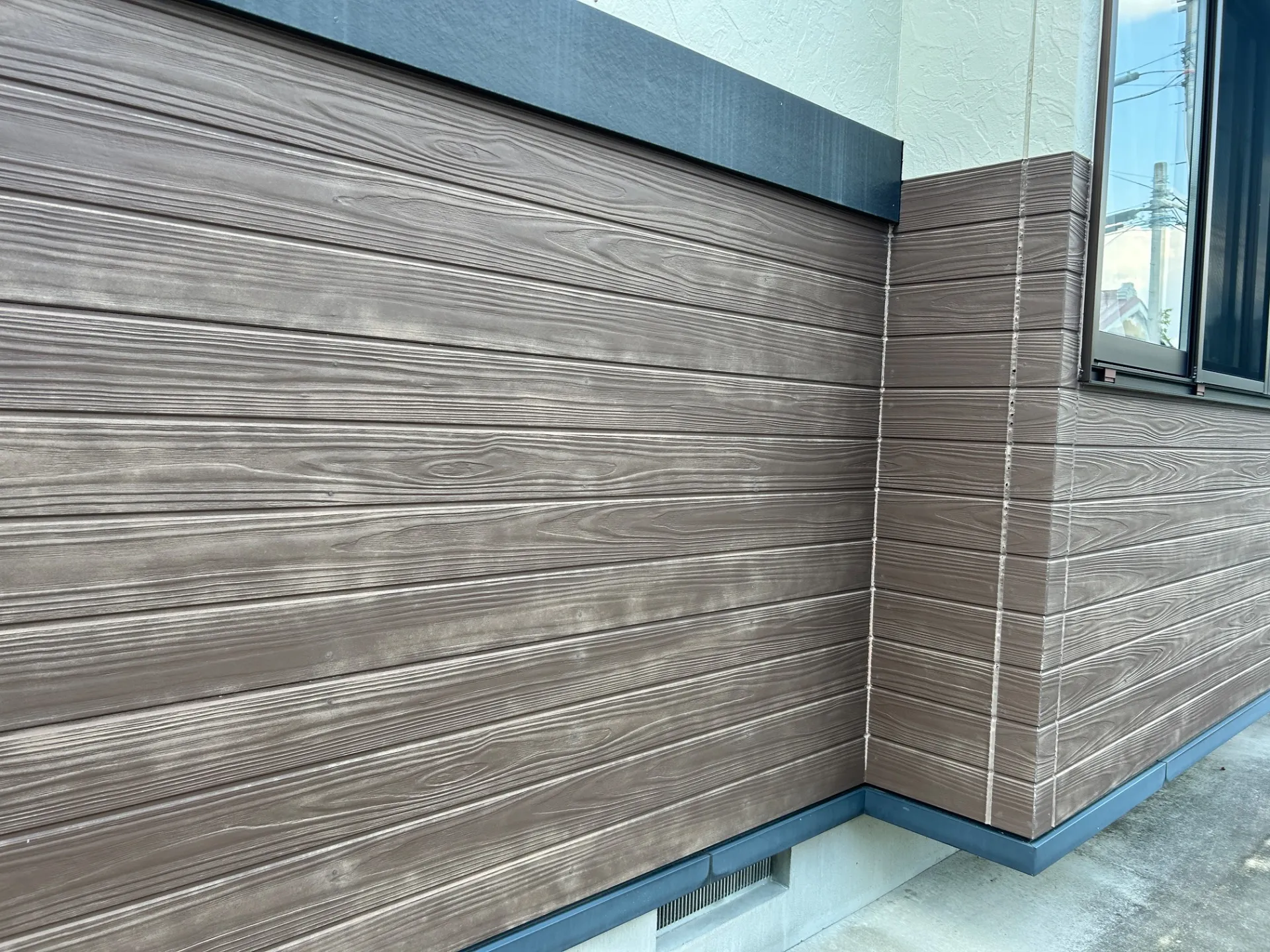 【大和町K様「外壁塗装工事」②】外壁の下塗り「ファインパーフェクトシーラー」